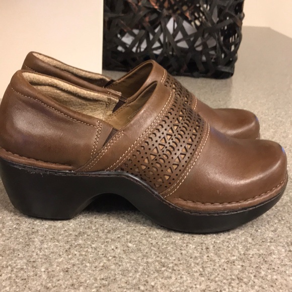 ariat safety clog
